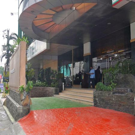 Eurotel North Edsa Quezon City Bagian luar foto