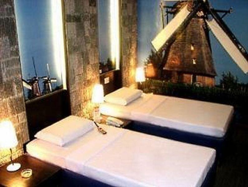 Eurotel North Edsa Quezon City Bagian luar foto